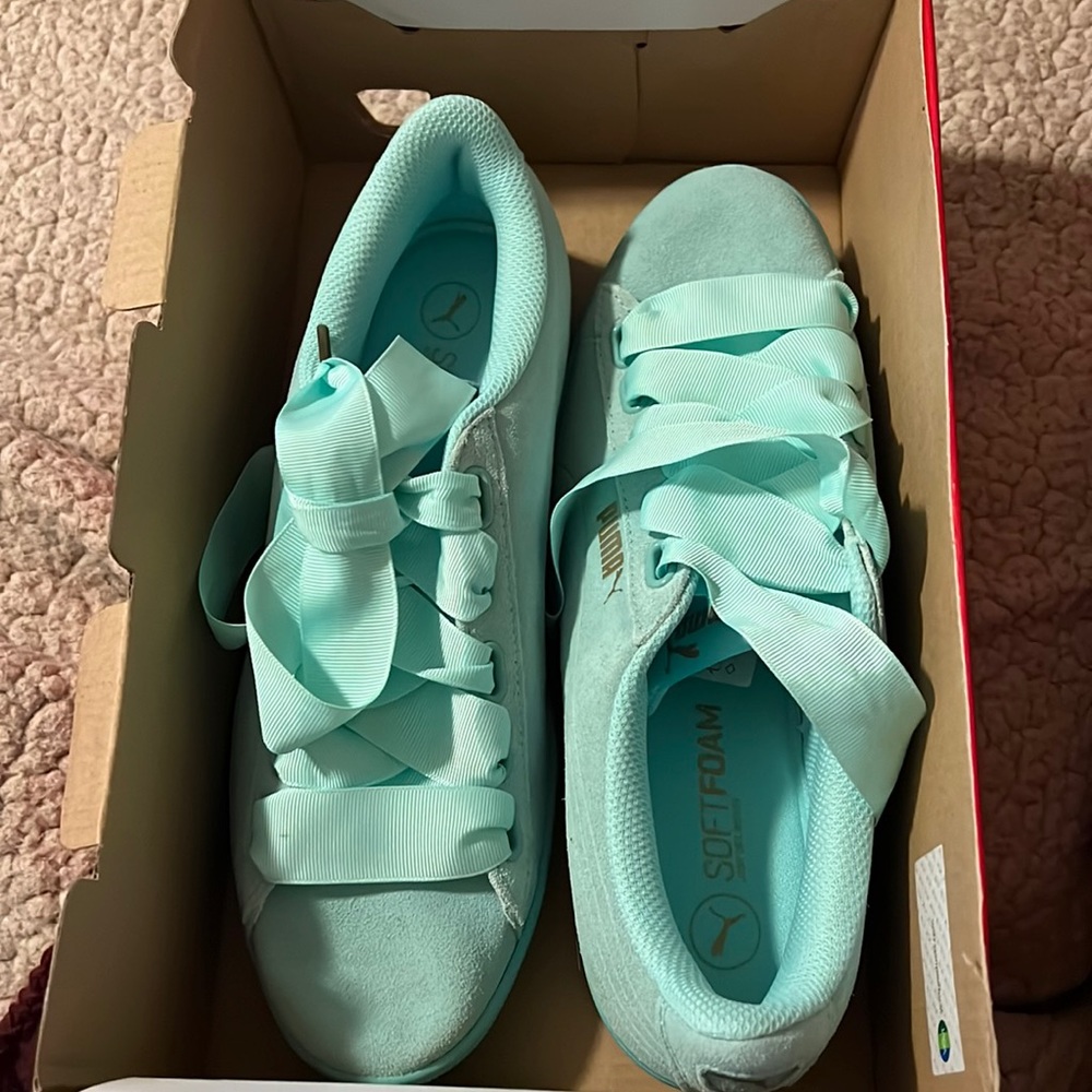 Womens puma sneakers
